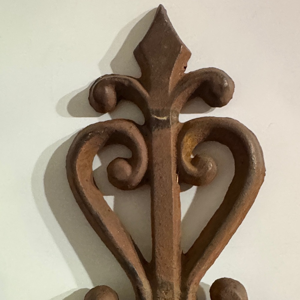 Vintage Decorative iron Wall Cross - Picture 3 of 7